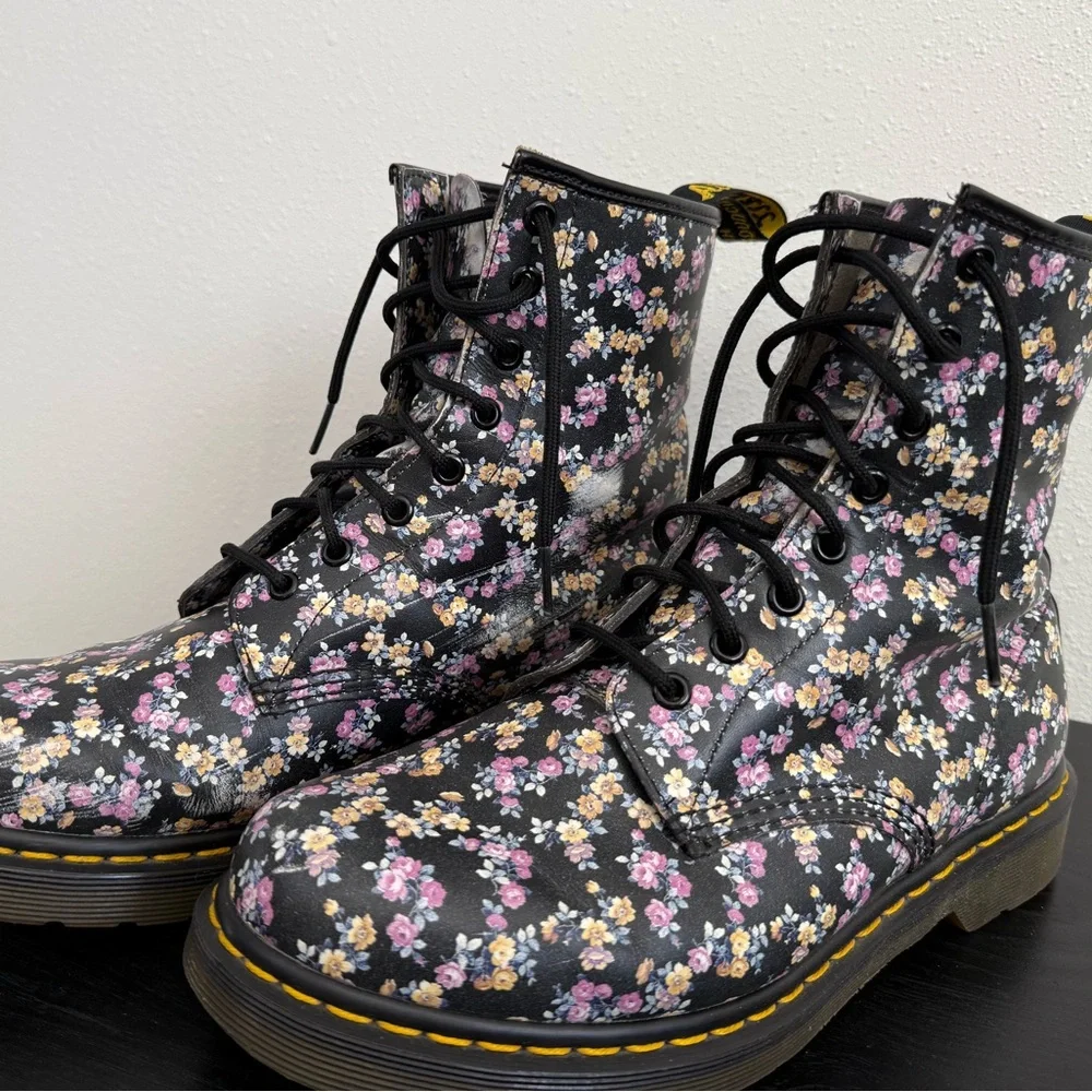 Dr. Martens 1460 Floral Lace Up Combat Boots US 10 Black Multi - Picture 3 of 10